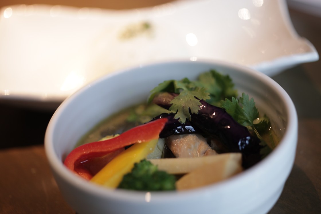 からなしの上の人気メニュー。 お酒にも合うトーストシフォンケーキ